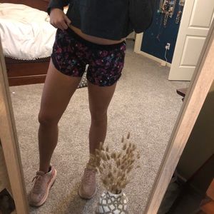 Lululemon hotty hot short
